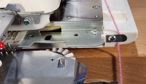 The Silver Reed 840 has it's own yarn clips ... very handy!